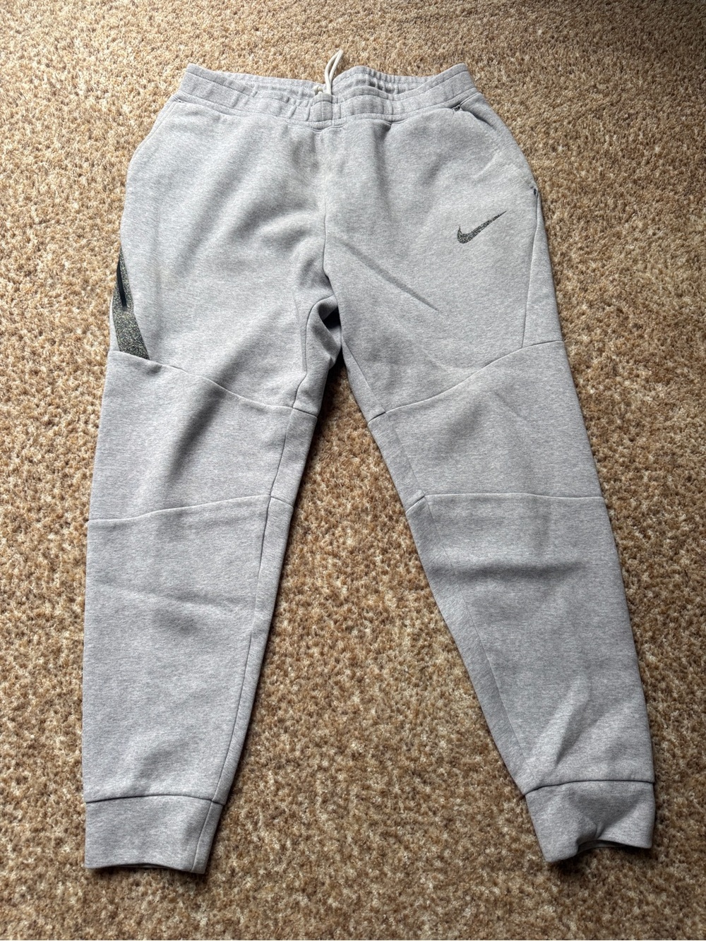 Men’s Nike Light Gray Jogger Sweatpants with Swoosh size large. Never worn